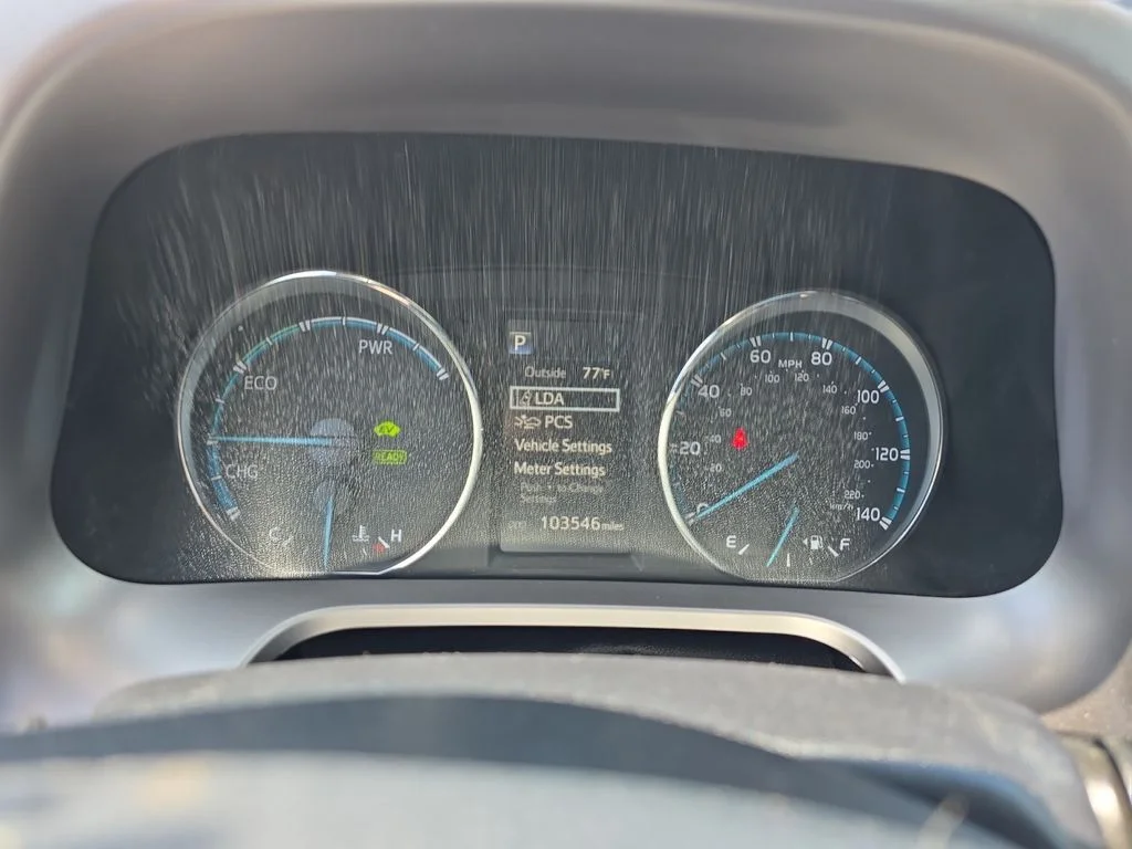 Used 2018 Galactic Aqua Mica Toyota XLE image 16