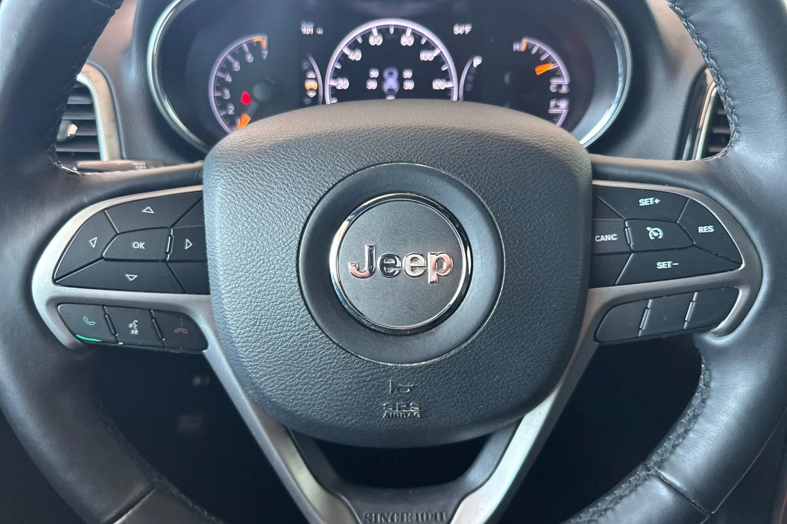 Used 2019 Red Jeep Altitude image 28