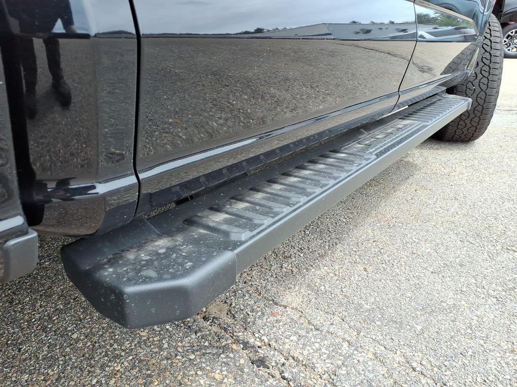 New 2026 Agate Black Metallic Ford XLT image 11
