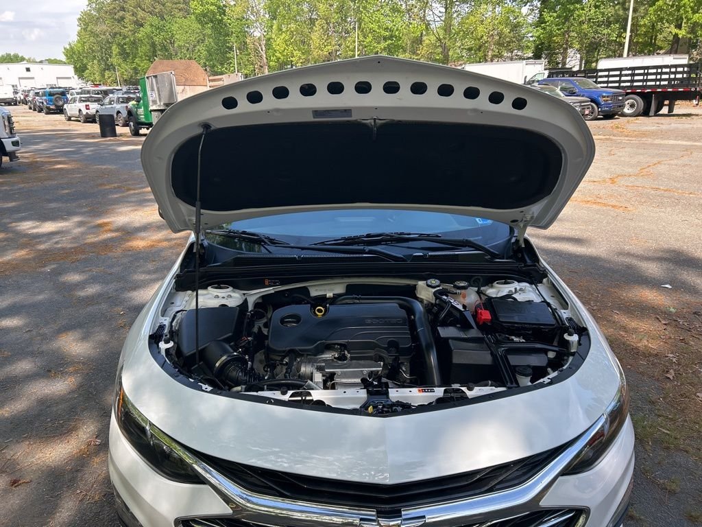 Used 2023 White Chevrolet LT image 13