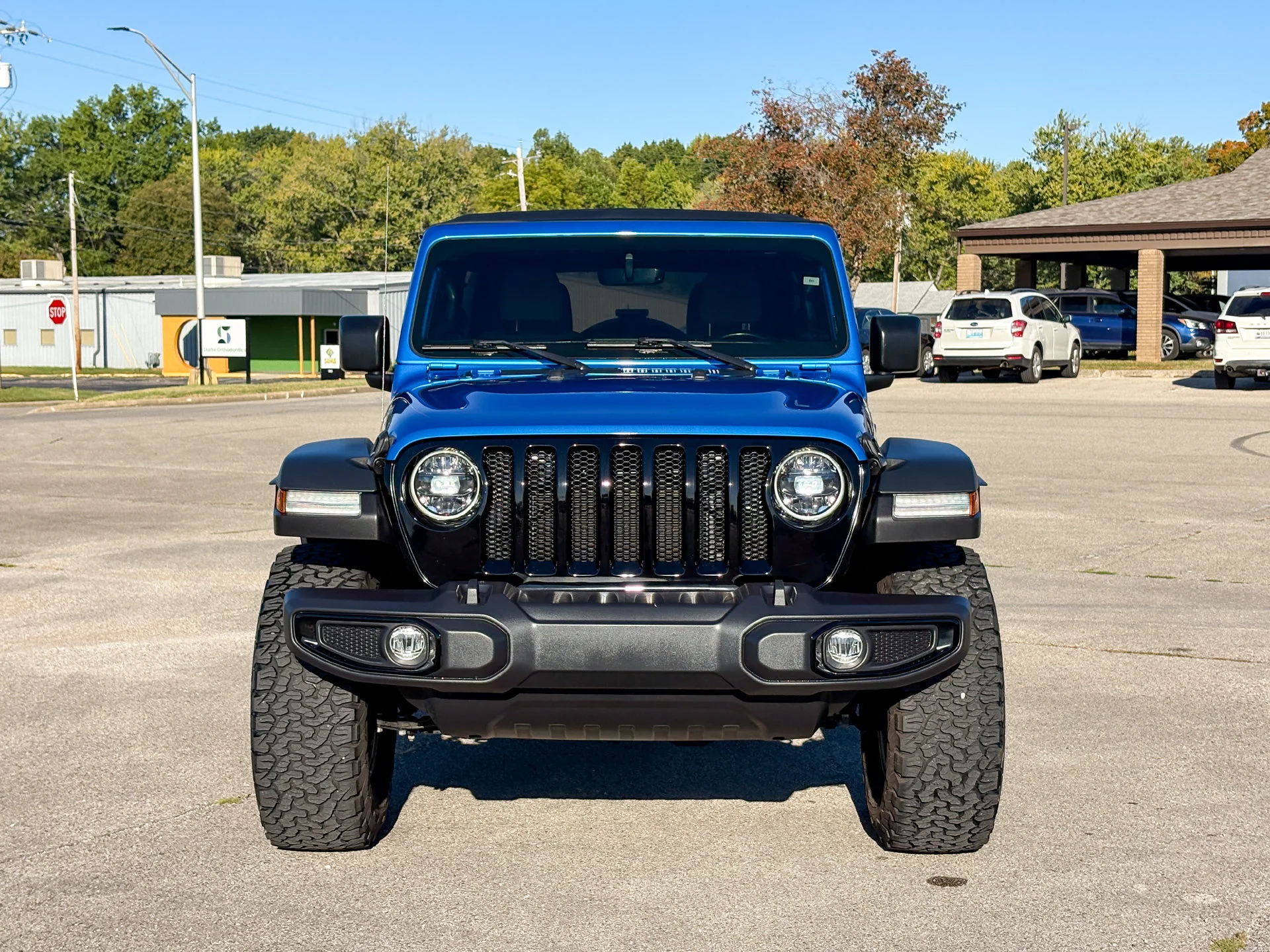 Used 2023 Blue Jeep Sport image 4