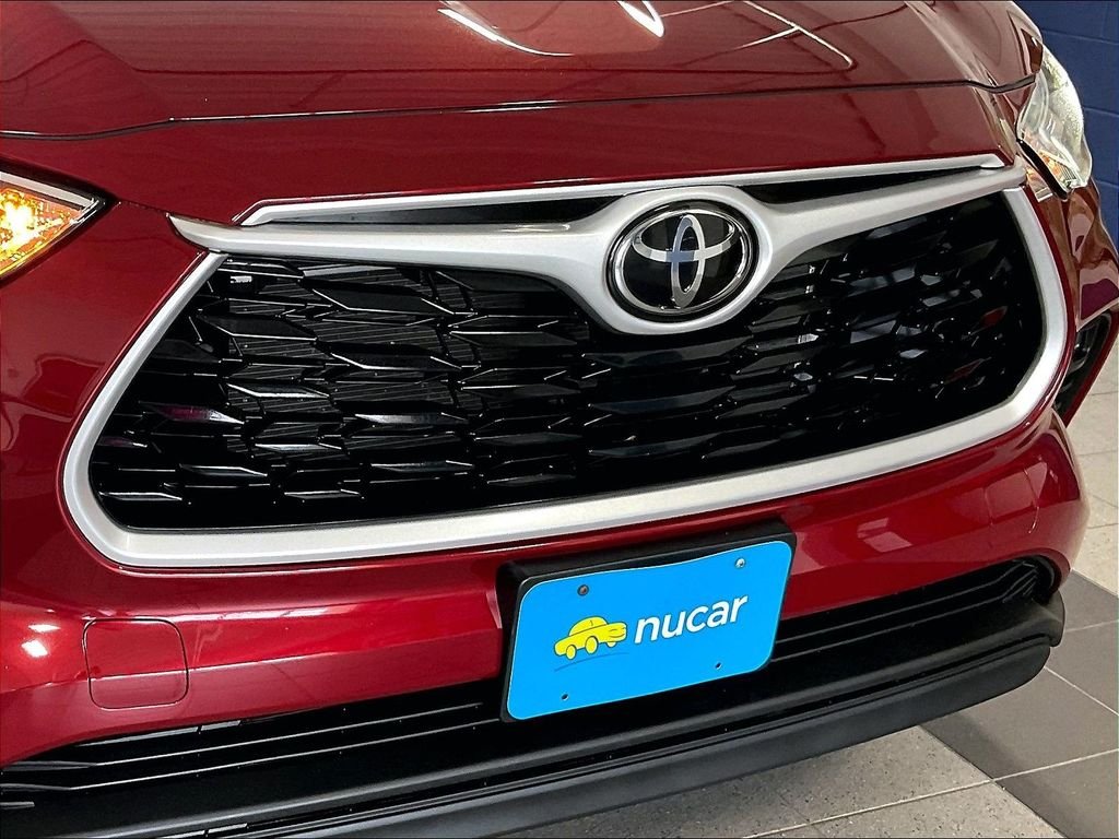 Used 2022 Red Toyota XLE image 32