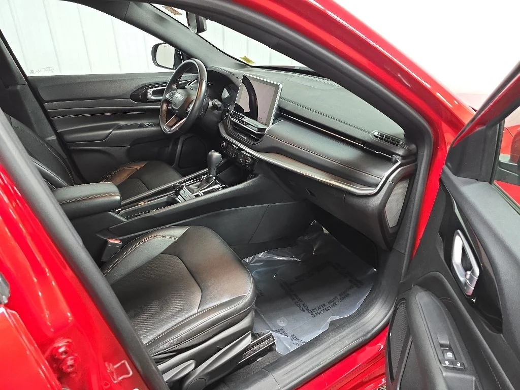 Used 2022 Red Jeep Limited image 15