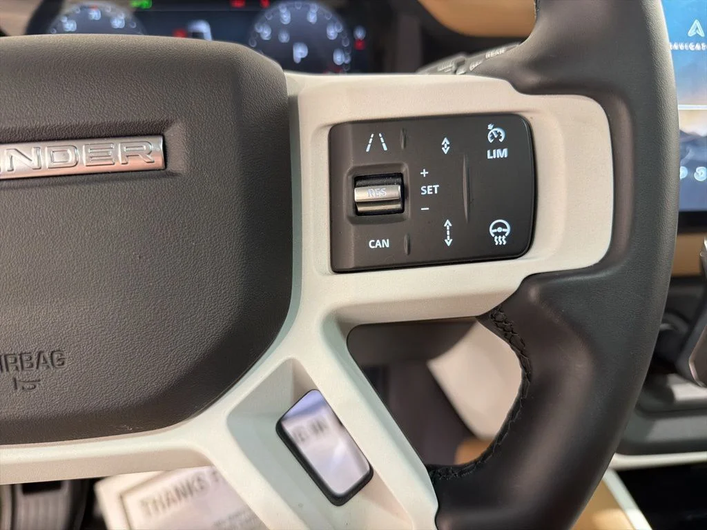 Used 2025 Pangea Green Metallic Land Rover S image 13