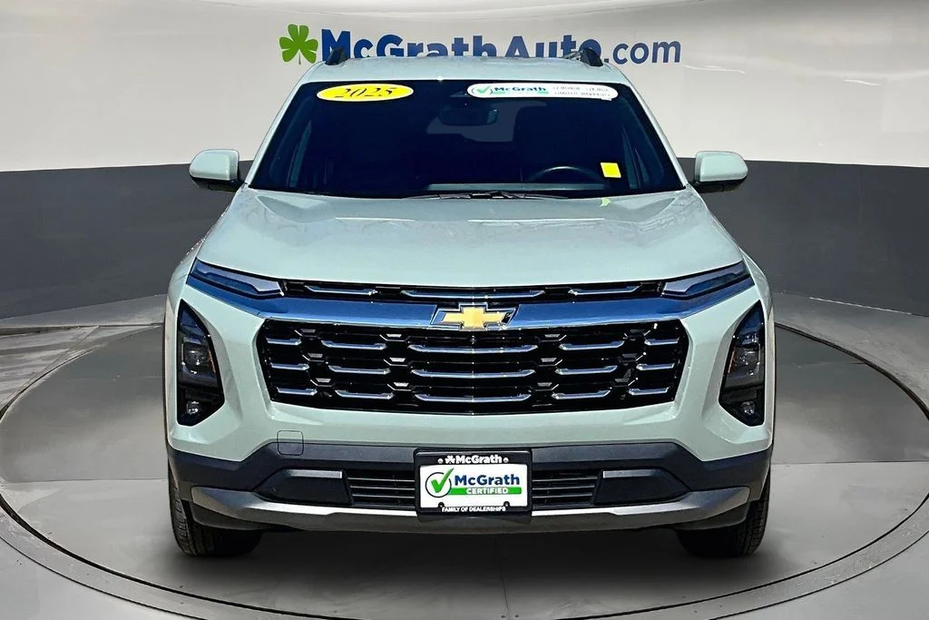 Used 2025 Green Chevrolet LT image 2
