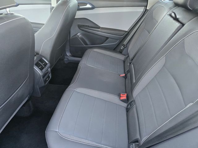 Used 2024 Silver Volkswagen 1.5T SE image 13