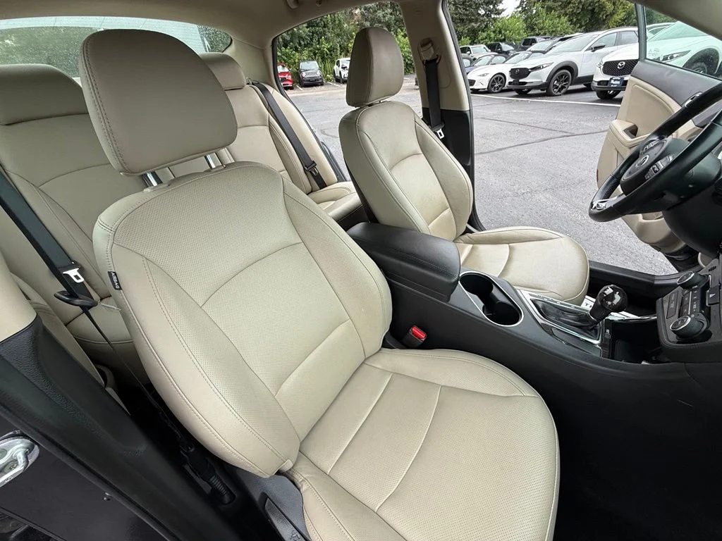 Used 2015 Gray Kia EX image 28