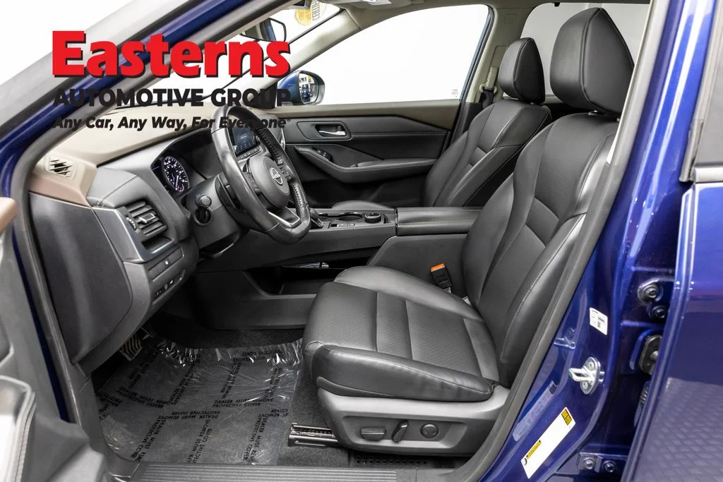 Used 2023 Blue Nissan SV image 14