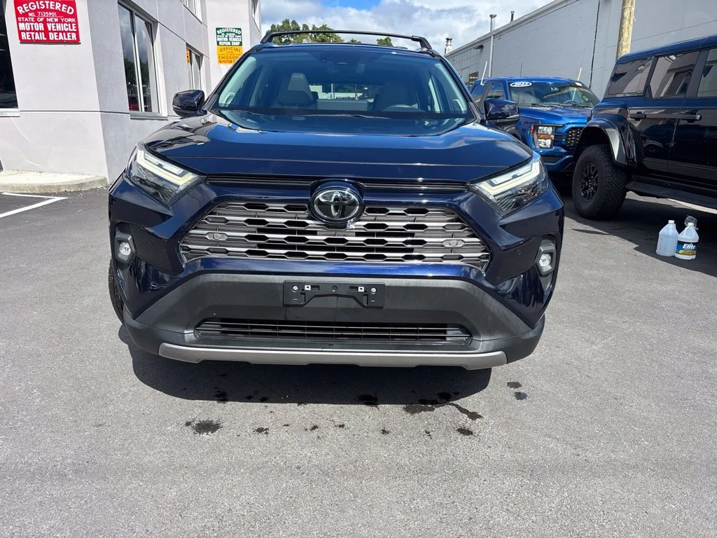Used 2023  Toyota Limited image 8