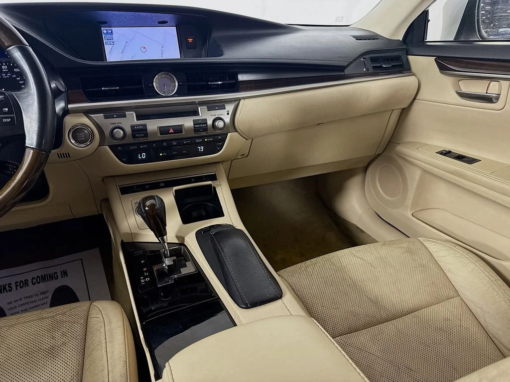 Used 2013 White Lexus 350 image 29