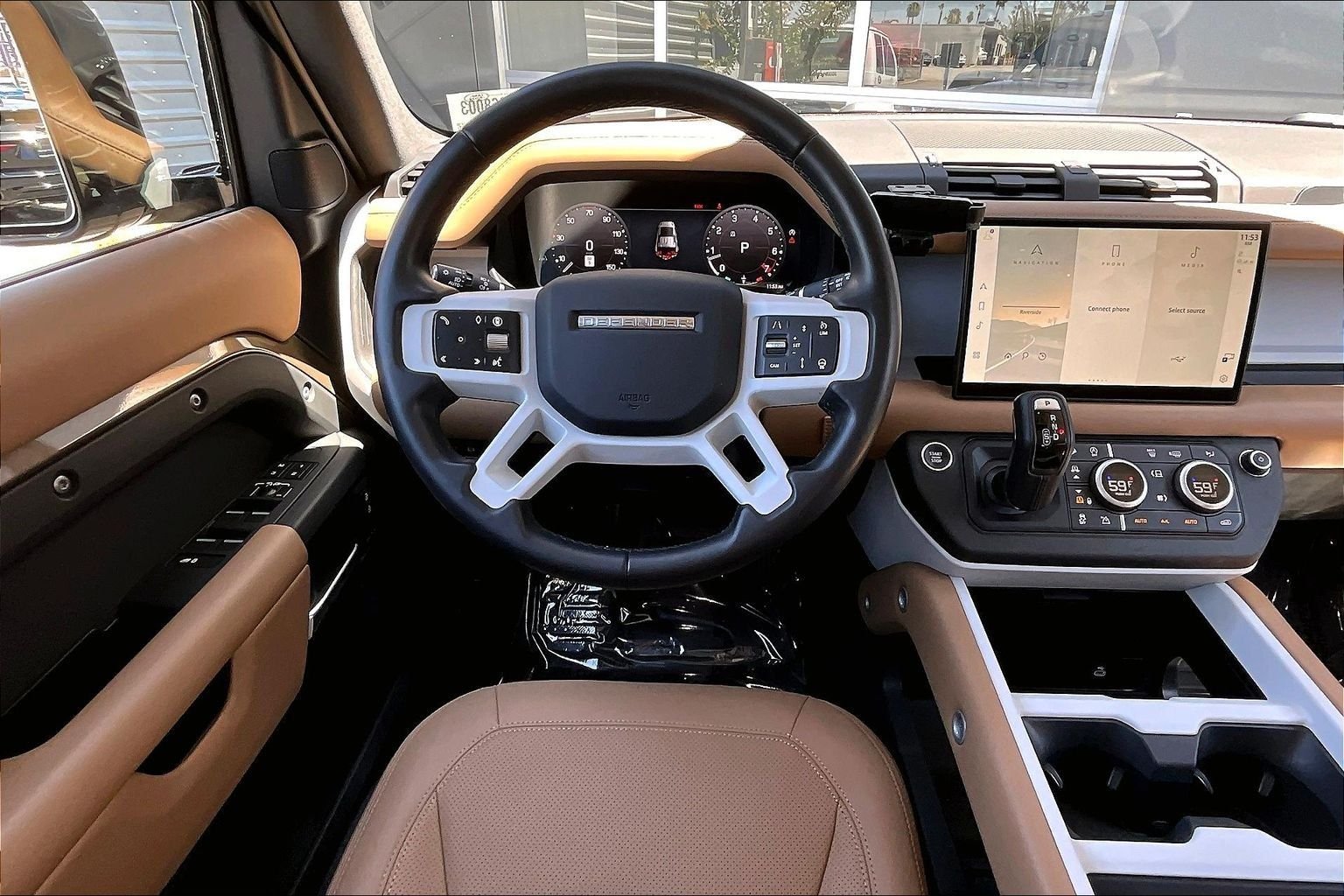 Used 2025  Land Rover S image 5