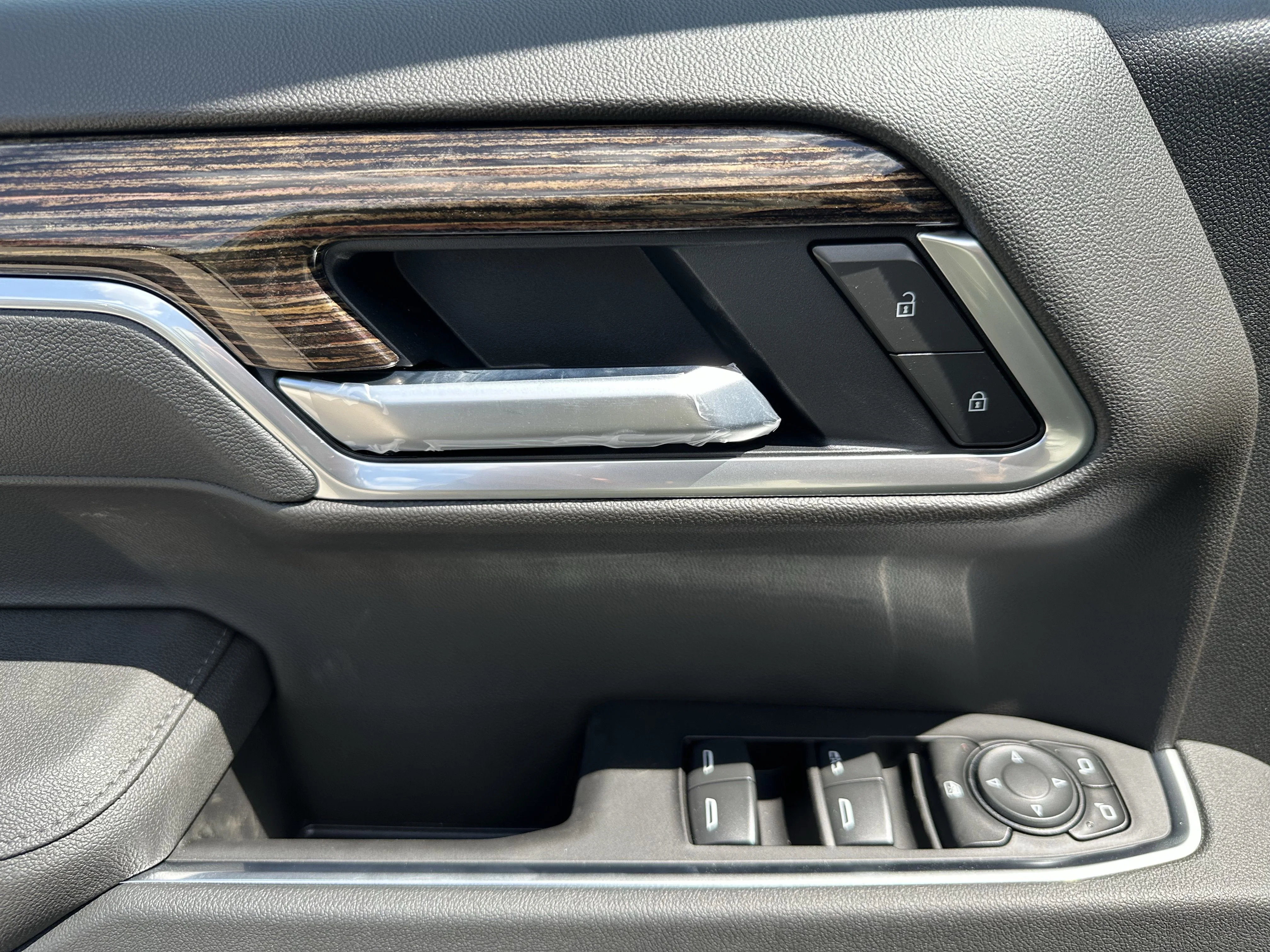 New 2026 Onyx Black GMC Elevation image 8
