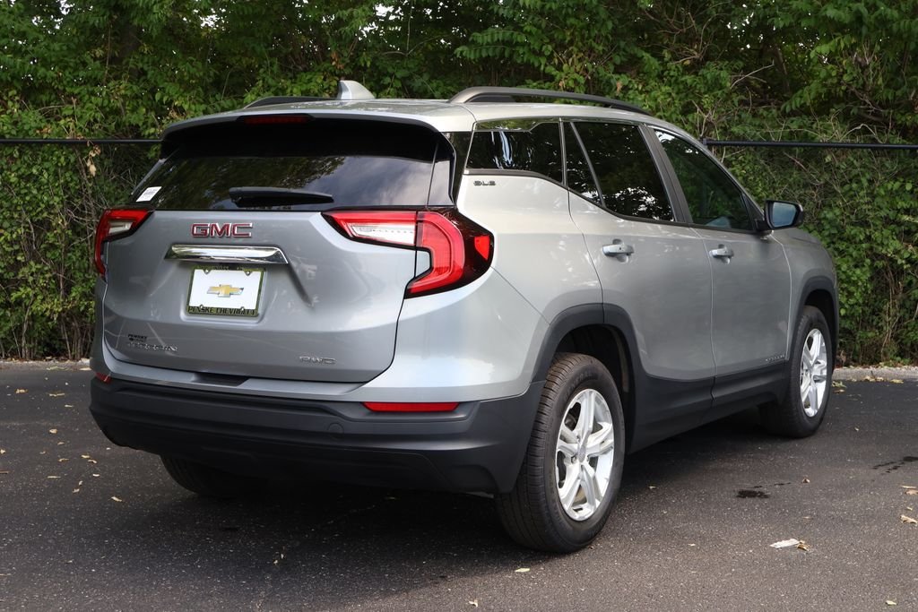 2023 GMC Terrain SLE - Photo 10