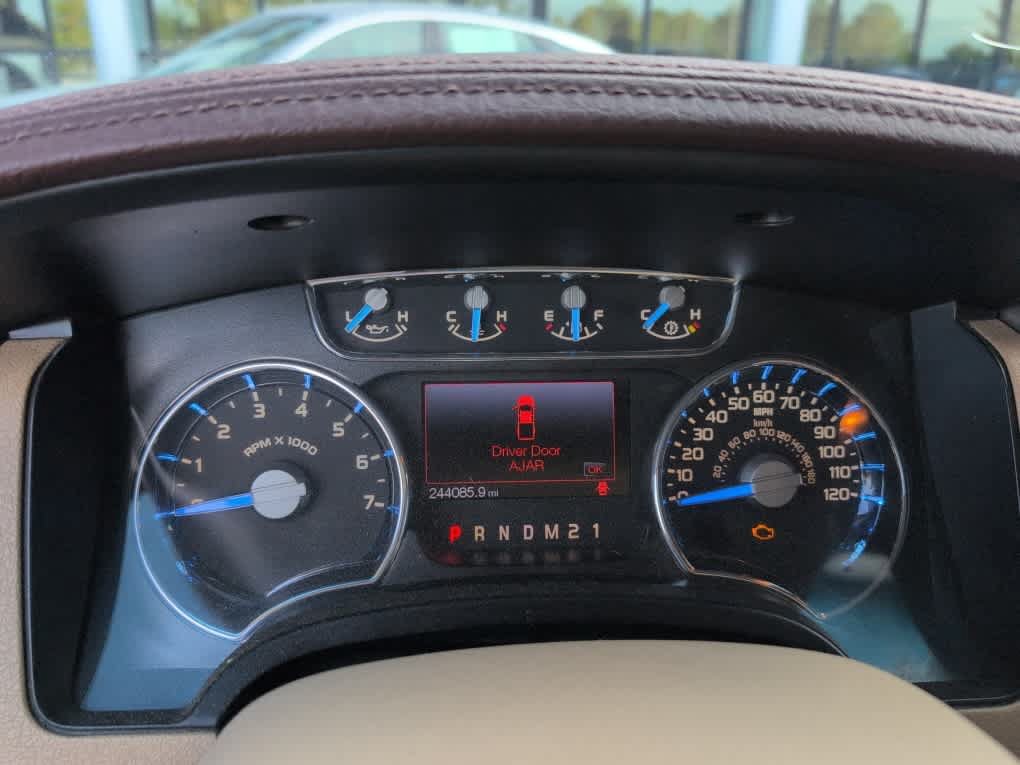 Used 2013 White Platinum Metallic Tri-Coat Ford King Ranch image 24