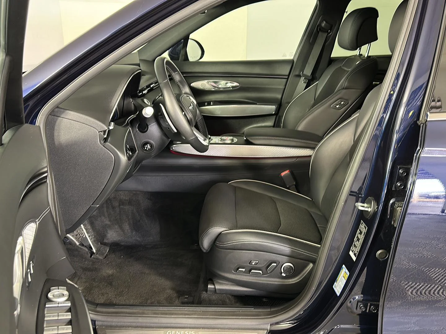 Used 2025 Capri Blue Genesis 3.5T Sport image 8