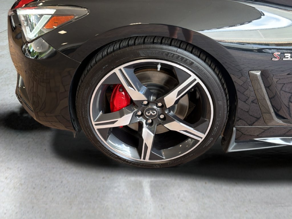 Used 2018 Black INFINITI Red Sport 400 image 25