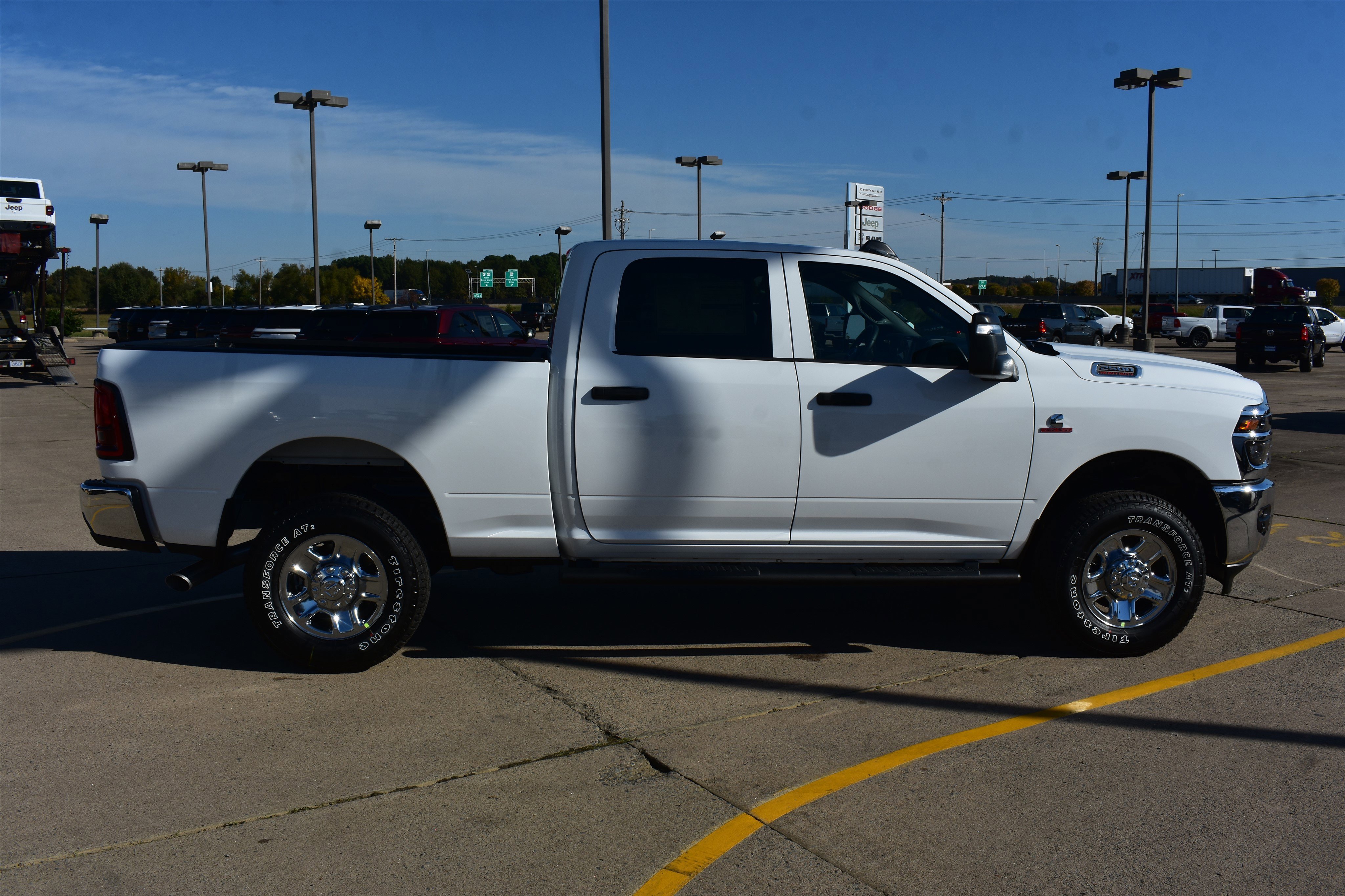 New 2026 Bright White Clear-Coat Exterior Paint RAM Tradesman image 4
