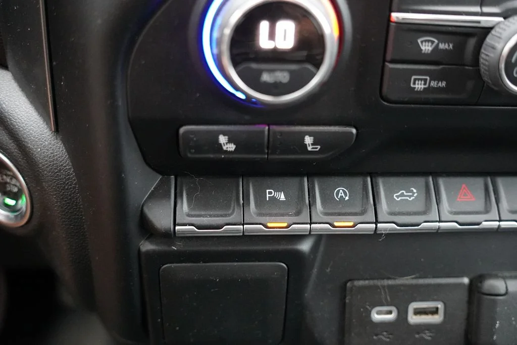 Used 2022 Blue Metallic Chevrolet LT image 6