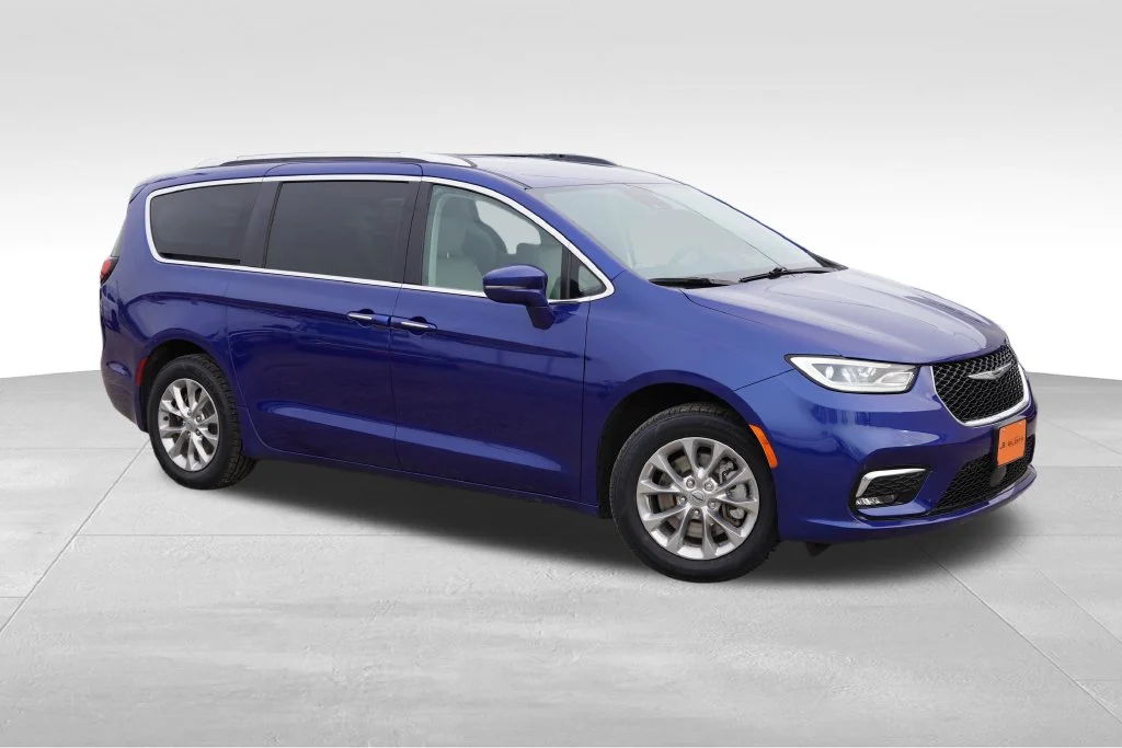 Used 2021 Blue Chrysler Touring L image 2