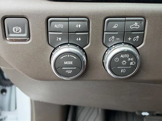 New 2026 Glacier White Tricoat GMC SLT image 30