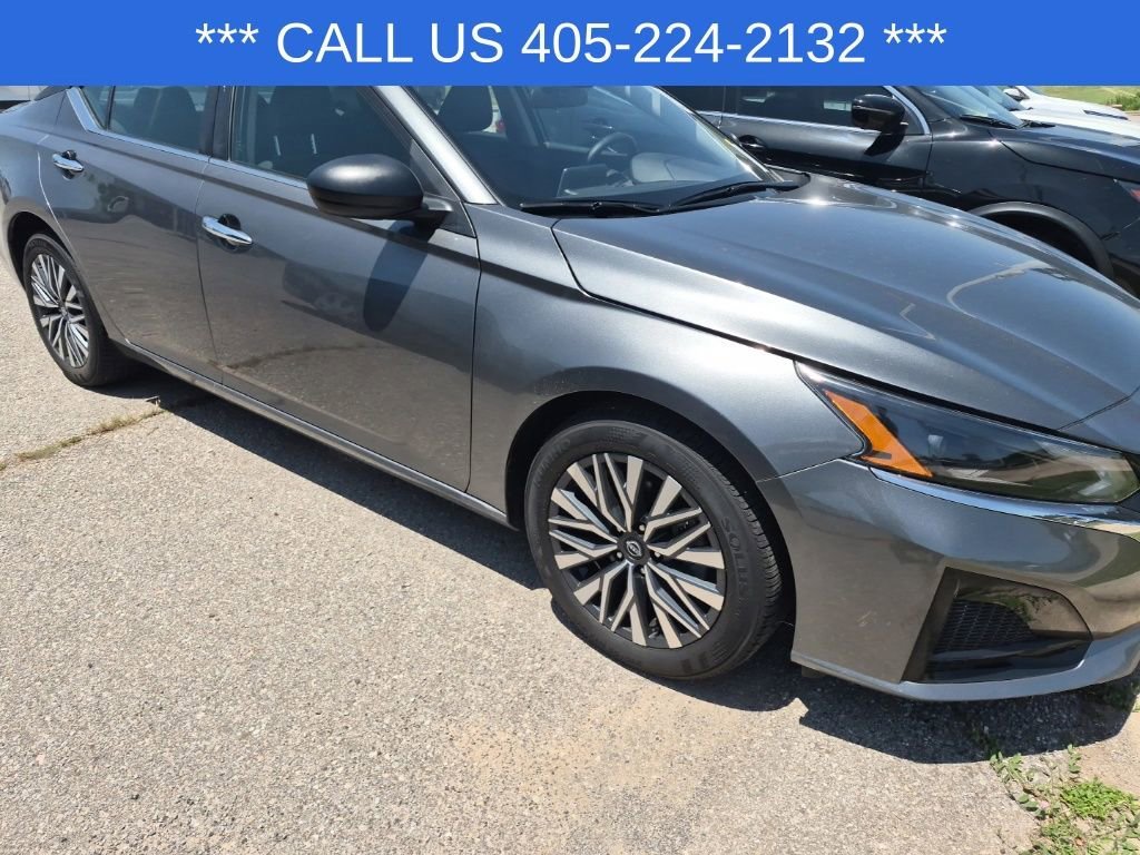 Used 2025 Gray Nissan SV image 19