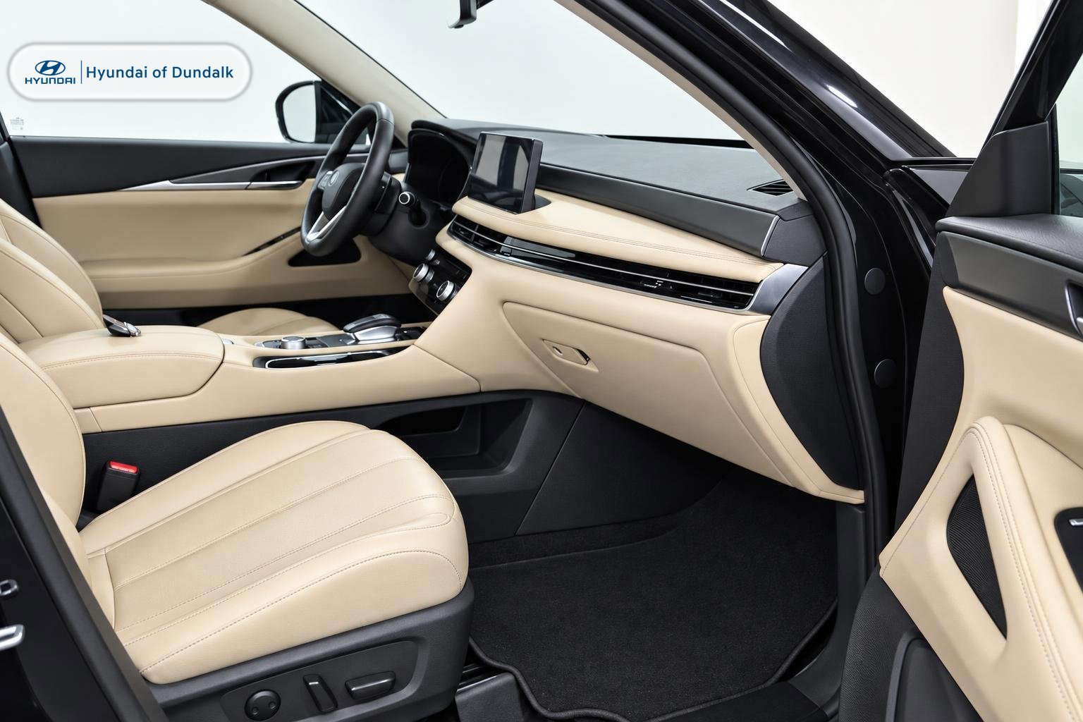 Used 2024 Black INFINITI LUXE image 10