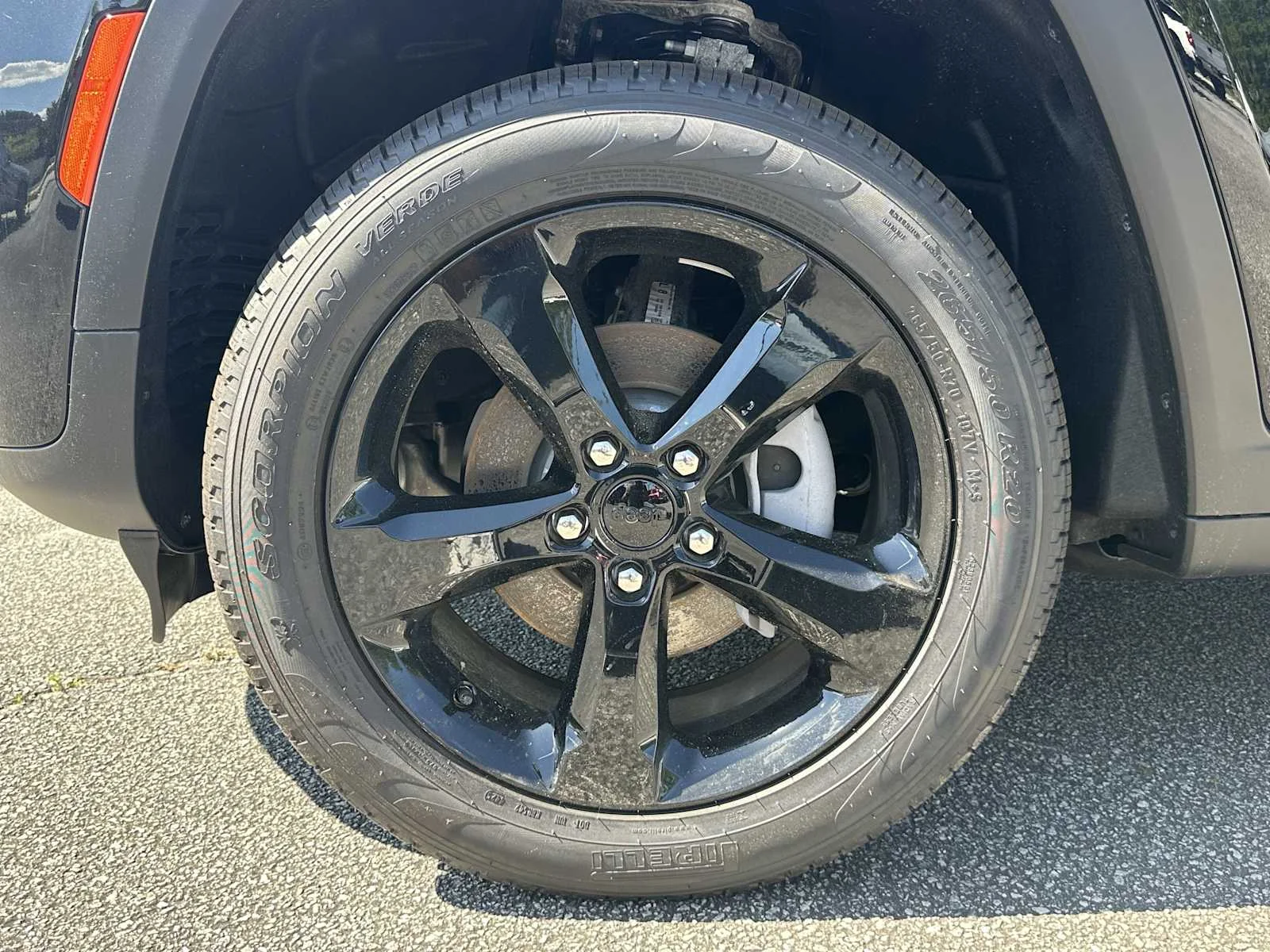 New 2026 Diamond Black Crystal Pearlcoat Jeep Limited image 11