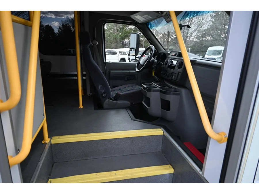 2016 Ford E-Series Cutaway Base - Photo 16