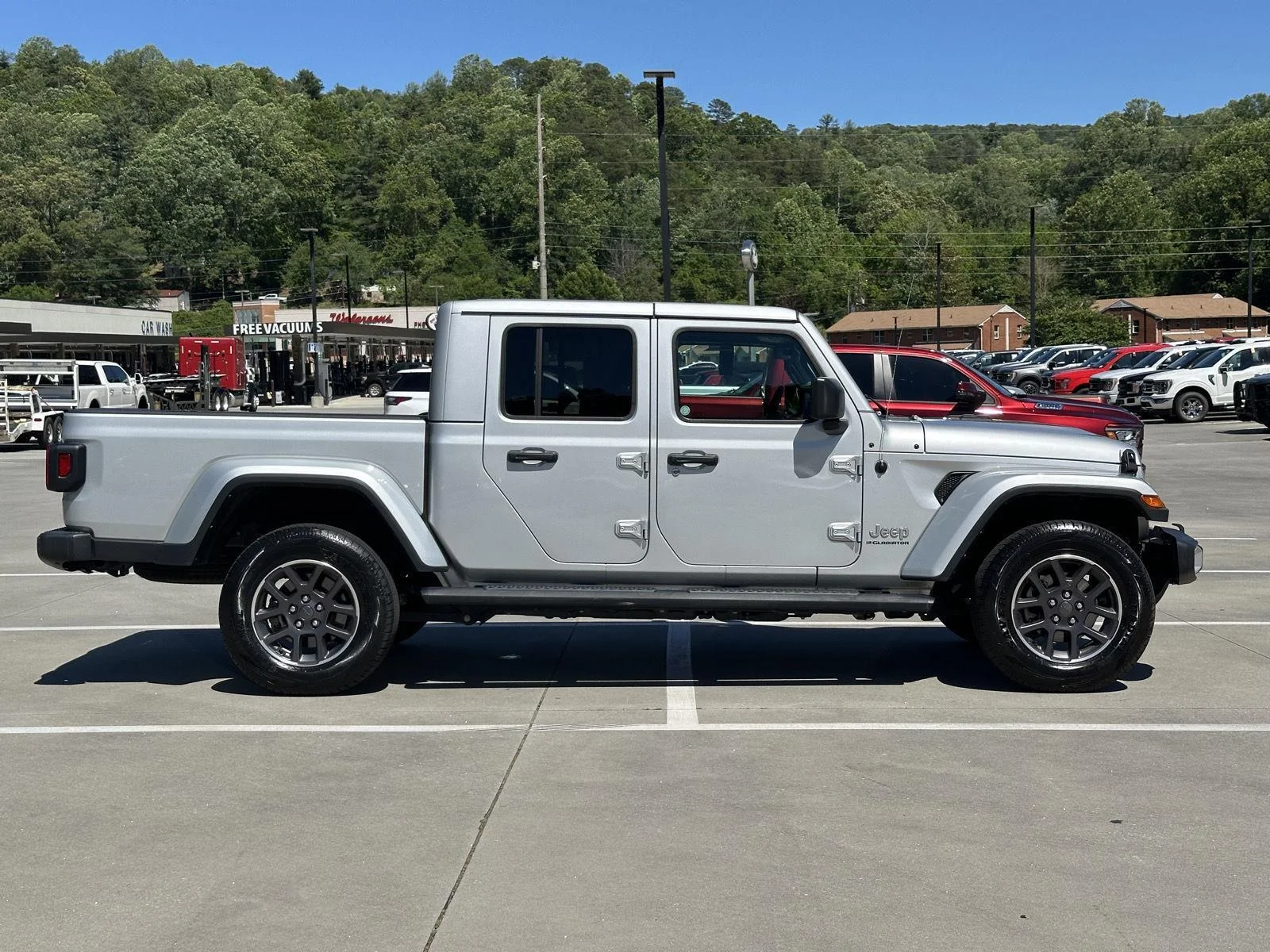 2023 Jeep Gladiator Overland - Photo 8