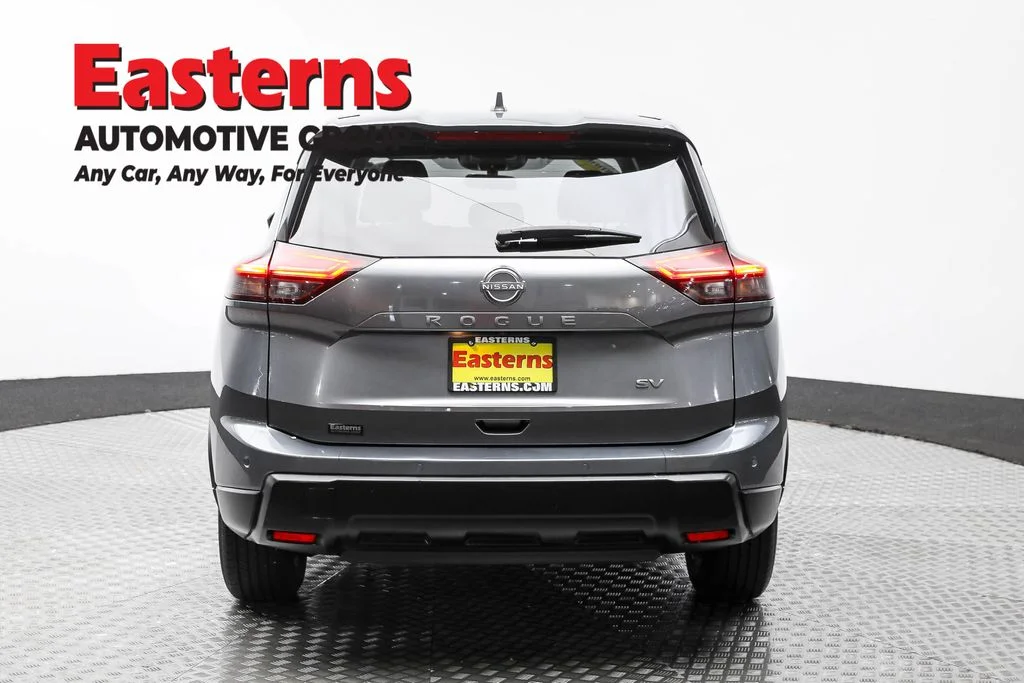 Used 2024 Gray Nissan SV image 6