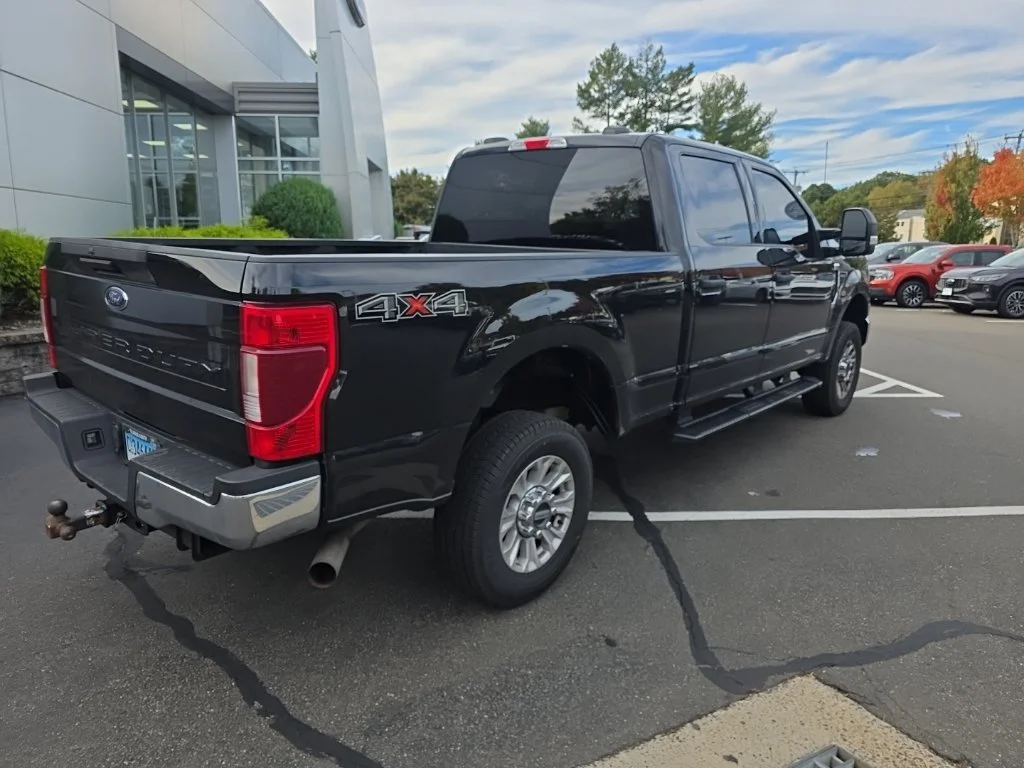 Used 2022 Black Metallic Ford XLT image 3