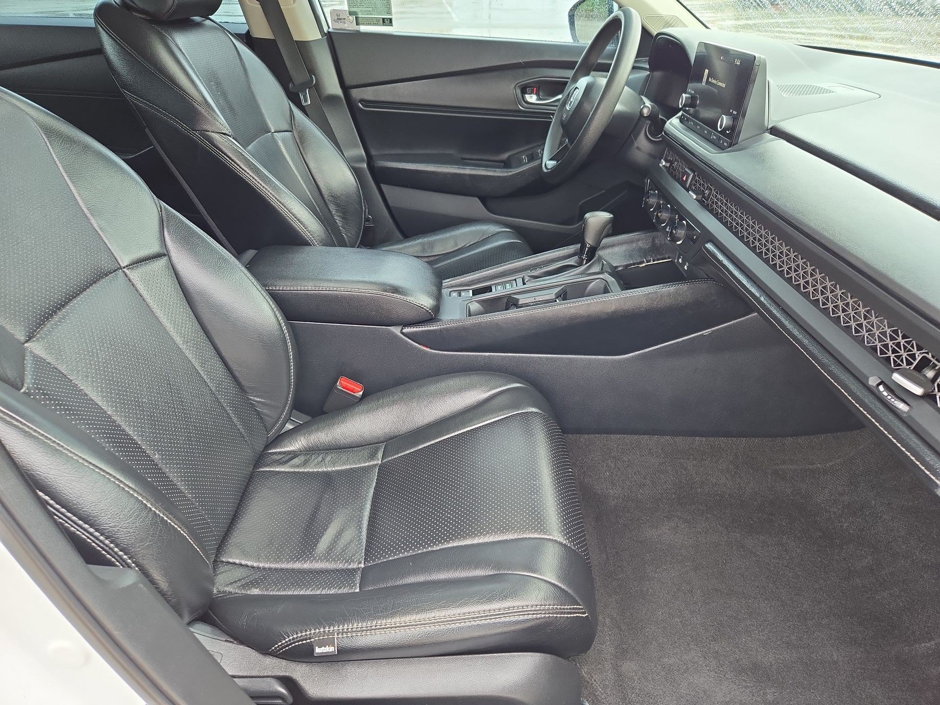 Used 2024 White Honda EX image 31