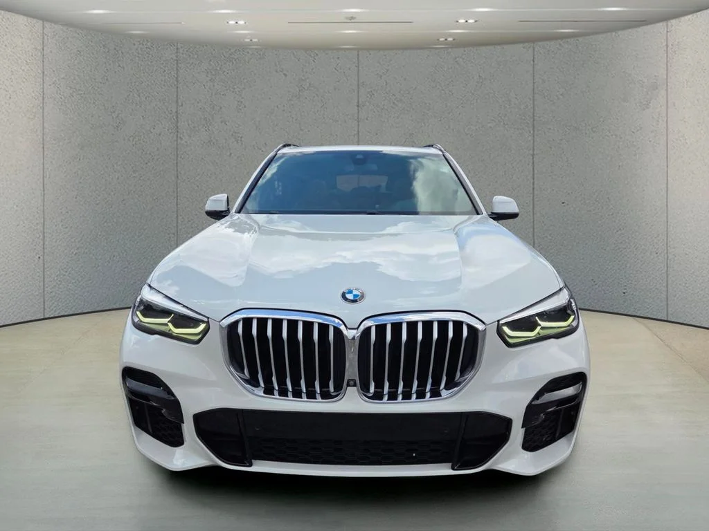 Used 2022 White BMW sDrive40i image 7