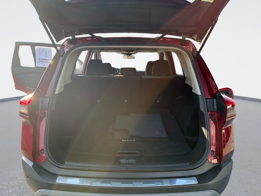 Used 2021 Red Nissan SV image 12