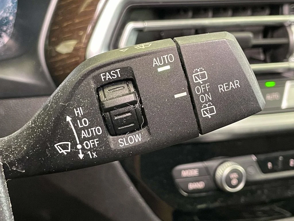 Used 2023 Gray BMW xDrive30i image 38