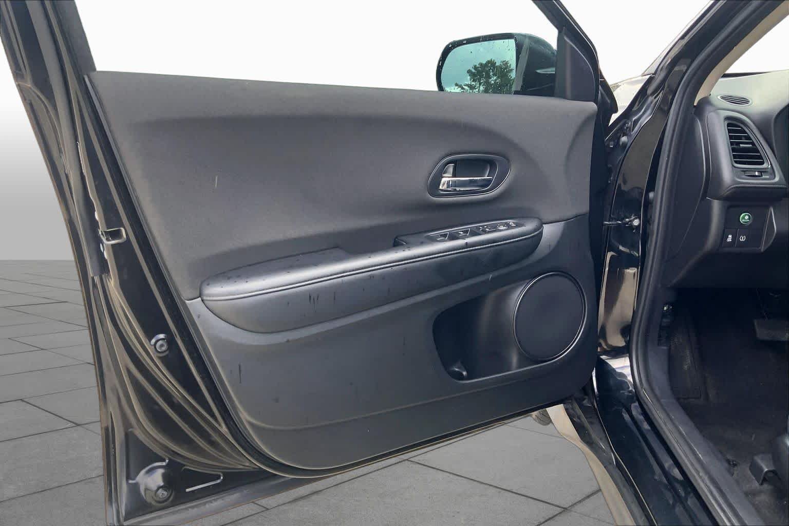 Used 2020 Crystal Black Pearl Honda LX image 21