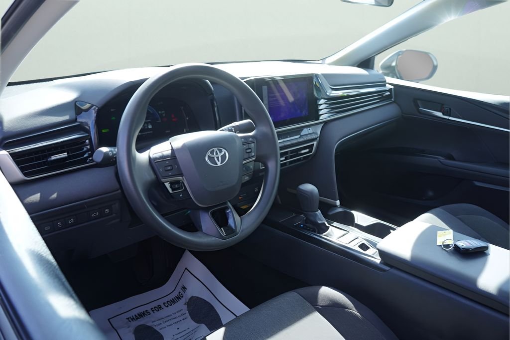 Used 2025 Ice Cap Toyota LE image 13