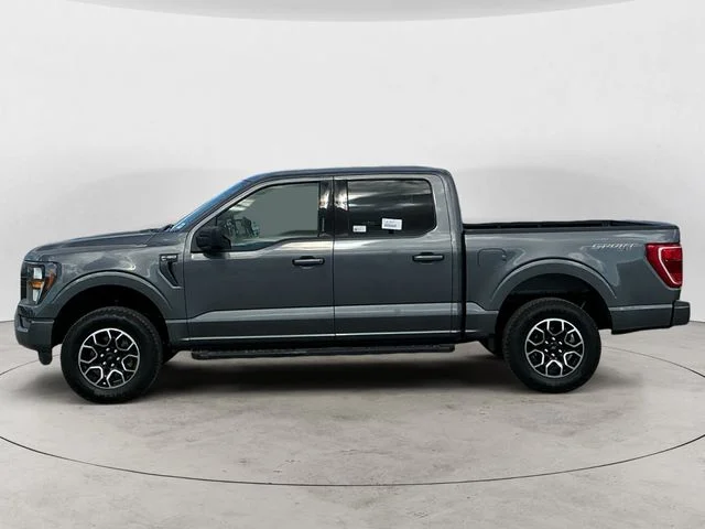 Used 2023  Ford XLT image 2