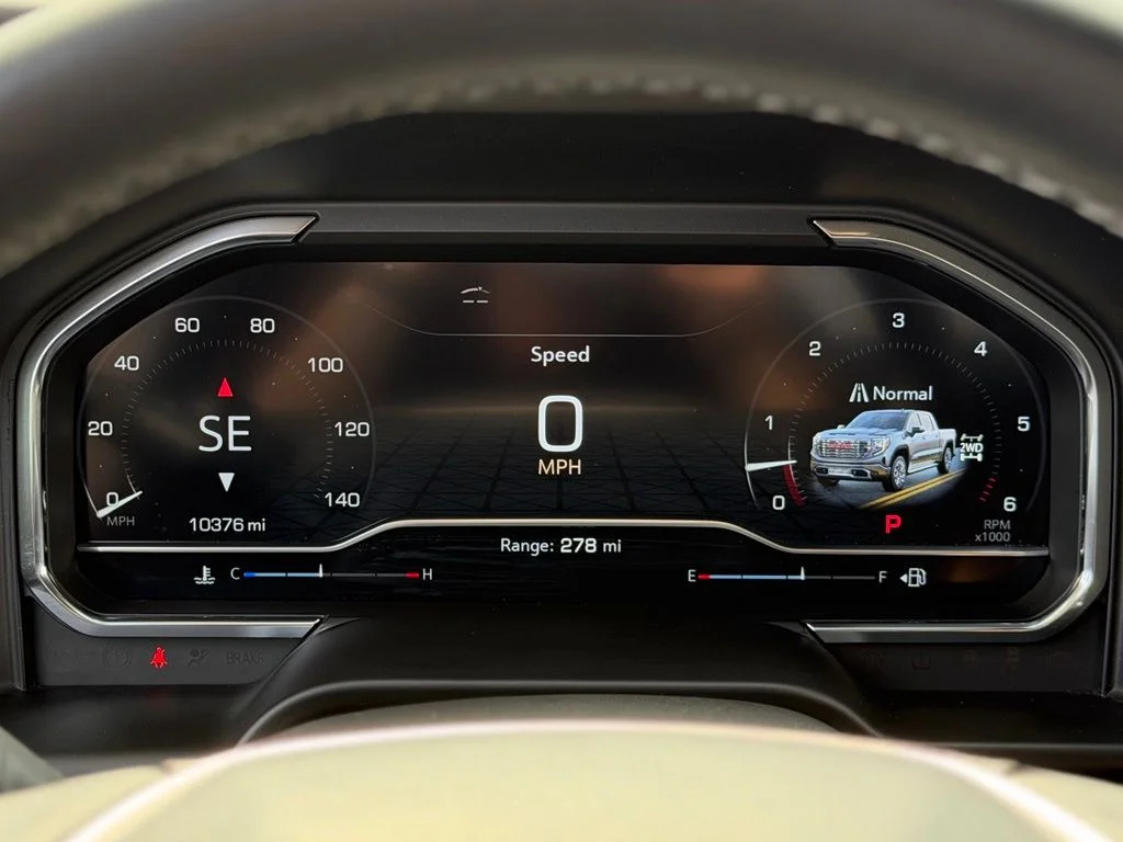 Used 2025 Silver GMC Denali image 17