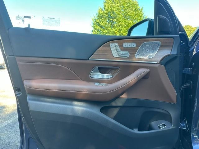 Used 2026 Twilight Blue Metallic Mercedes-Benz GLS 450 image 12