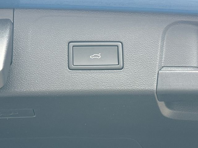 New 2026 Blue Volkswagen 2.0T SE w/Technology image 37