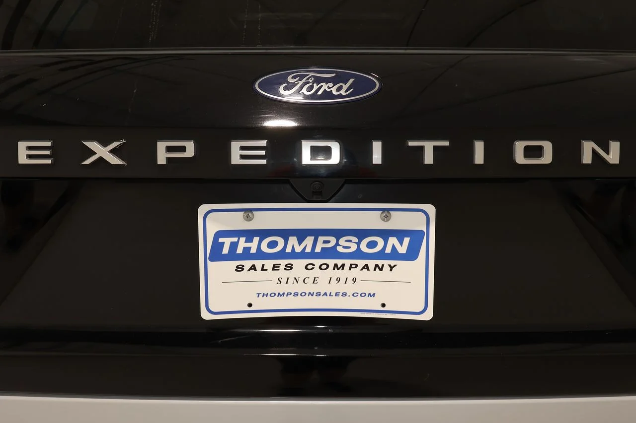 Used 2025 Silver Ford Platinum image 37