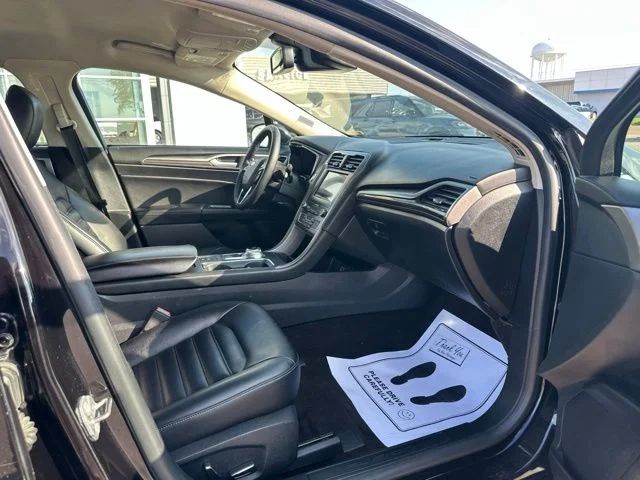 Used 2020 Agate Black Metallic Ford SEL image 8