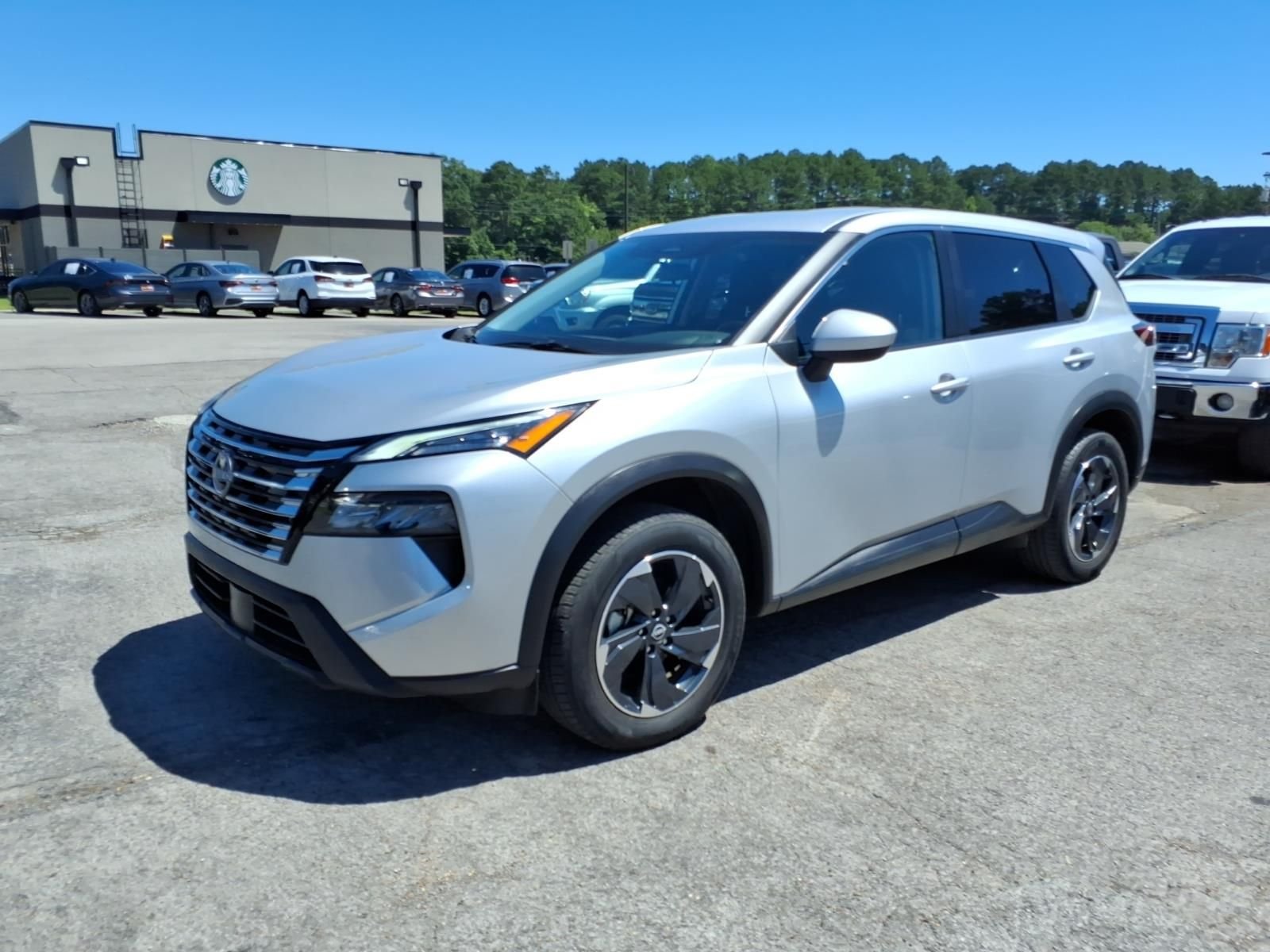 2025 Nissan Rogue SV FWD's photo