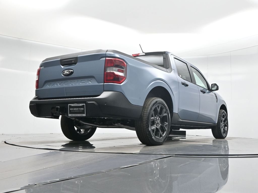 New 2025 Azure Gray Metallic Tri-Coat Ford XLT image 46