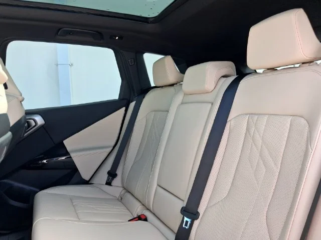 New 2026 Alpine White BMW 30 xDrive image 27