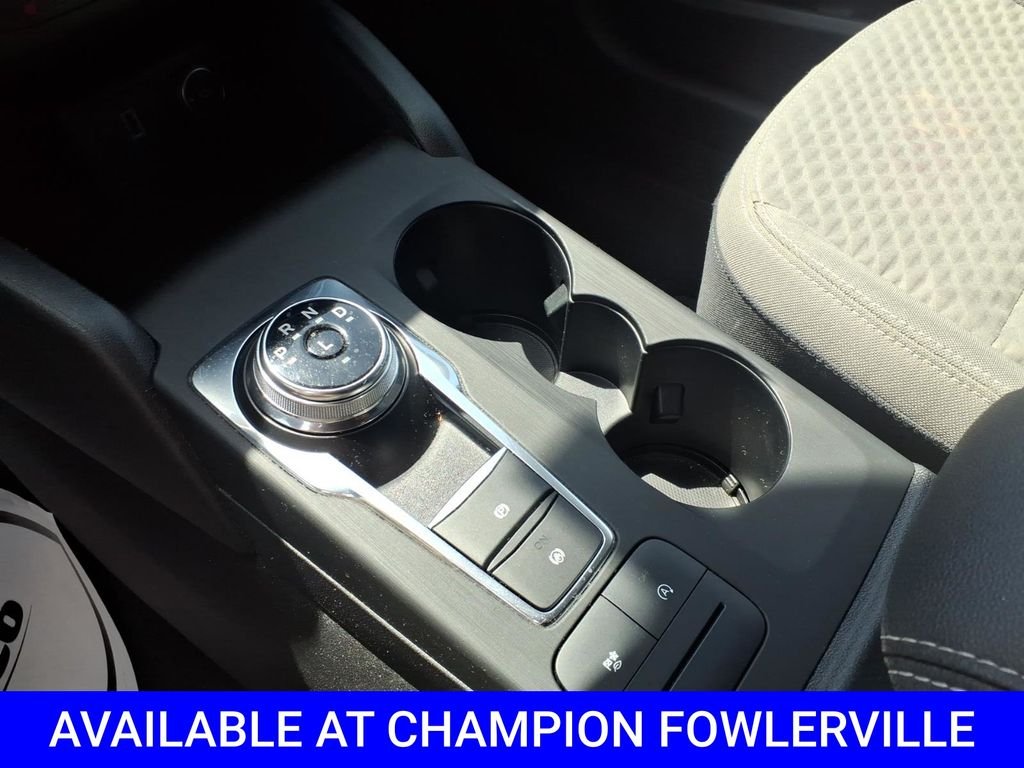 Used 2020 Silver Ford SE image 25