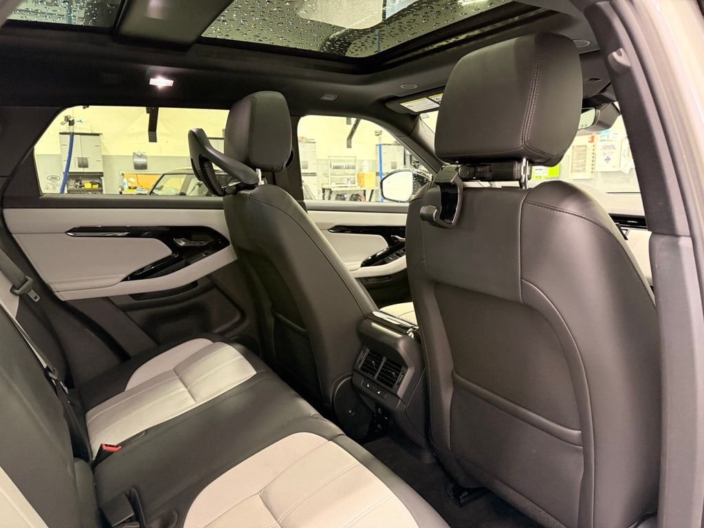 Used 2026 Silver Land Rover  image 25