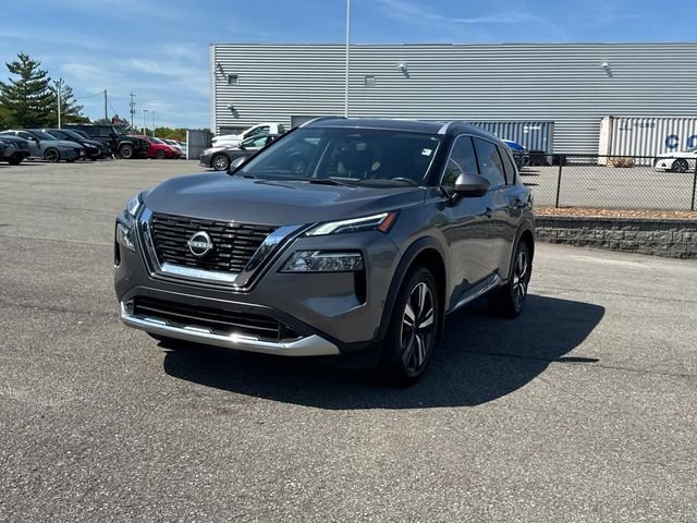 Used 2023 Gray Nissan Platinum image 9