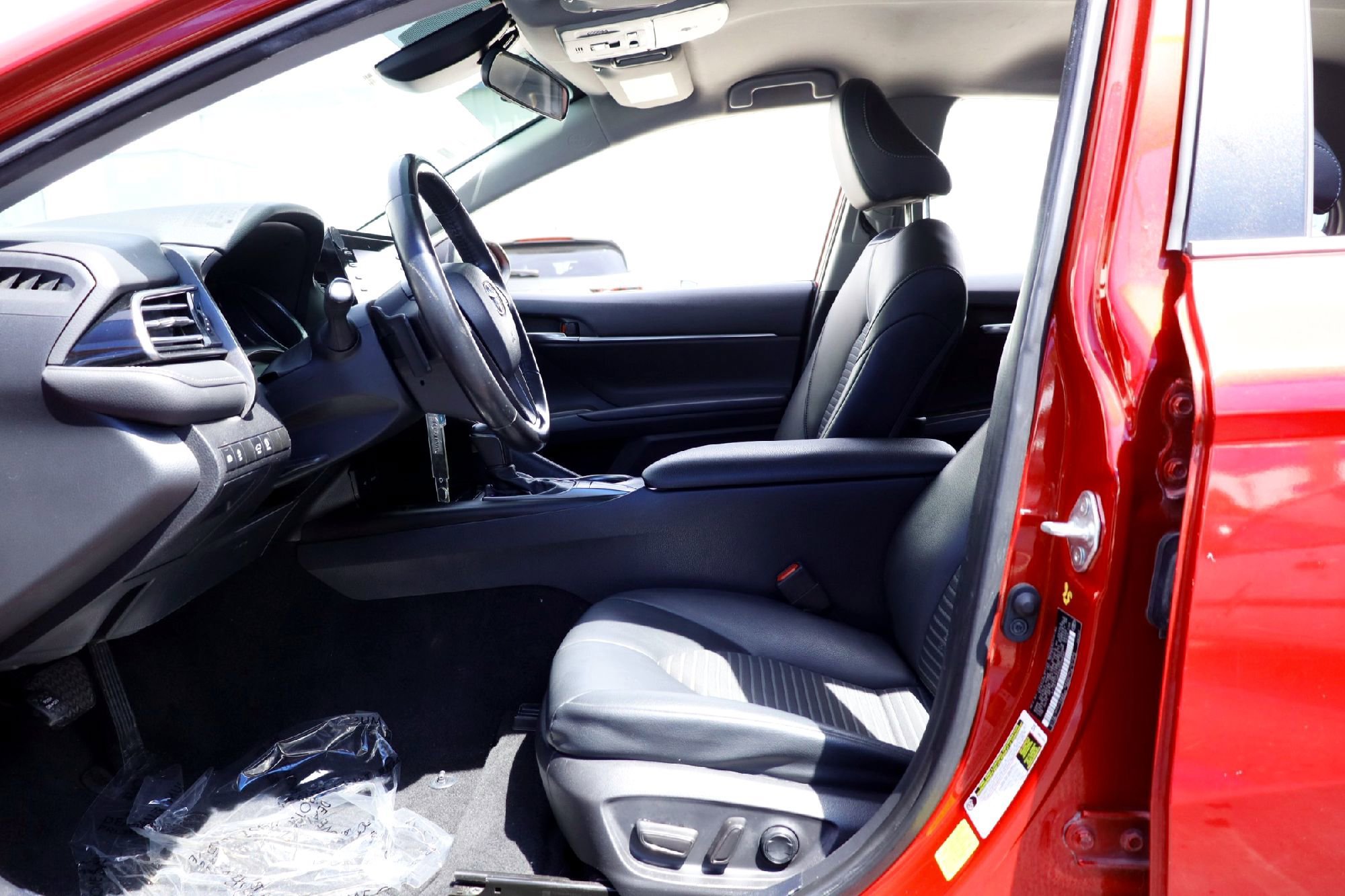 2022 Toyota Camry SE - Photo 10